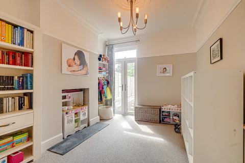 11 Alexandra Road, Leigh-on-sea, SS9 1QD