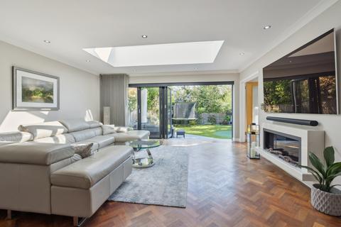 24 Murray Crescent, Pinner, HA5 3QE