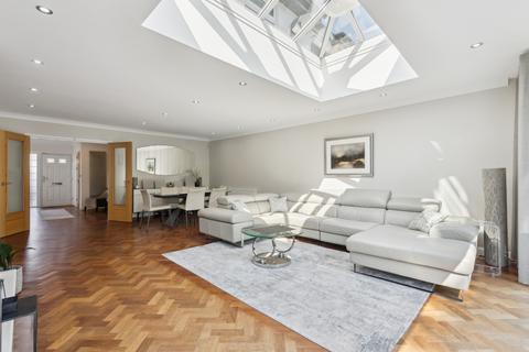 24 Murray Crescent, Pinner, HA5 3QE