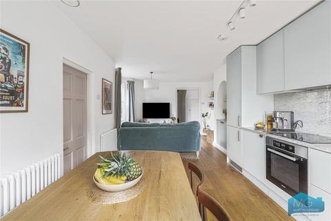 2 bedroom maisonette for sale, Myddleton Road, London, N22