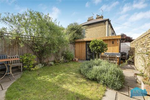 2 bedroom maisonette for sale, Myddleton Road, London, N22
