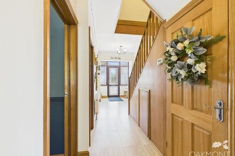 92 Upper Rainham Road, Hornchurch, RM12 4BZ
