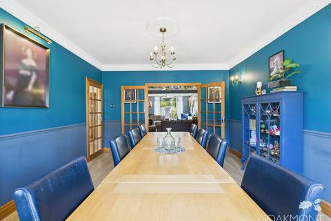 92 Upper Rainham Road, Hornchurch, RM12 4BZ