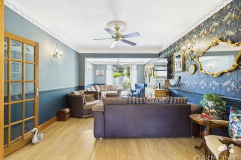 92 Upper Rainham Road, Hornchurch, RM12 4BZ