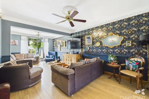 92 Upper Rainham Road, Hornchurch, RM12 4BZ