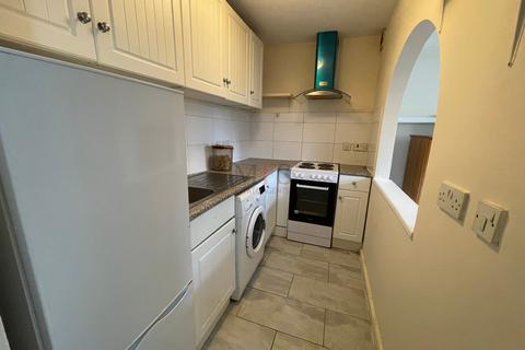 2 bedroom flat to rent, Horsenden Lane North, Greenford, UB6