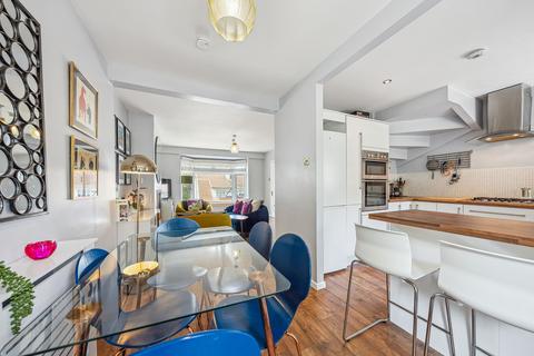 5 Crosslees Drive, Thornliebank, Glasgow, G46 7DY