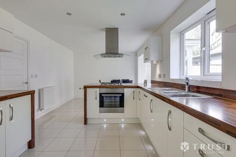 undefined, Victoria Close, Liversedge, WF15