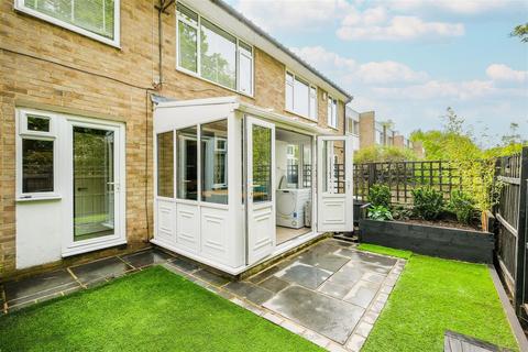 21 The Cedars, Buckhurst Hill, IG9 5TS
