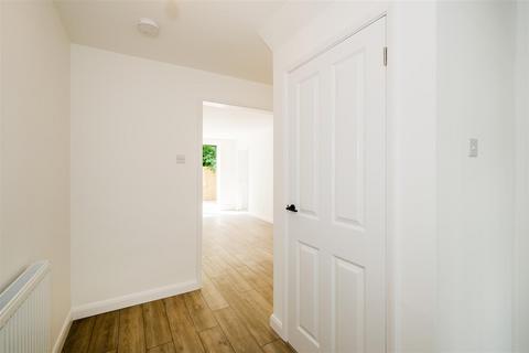 21 The Cedars, Buckhurst Hill, IG9 5TS