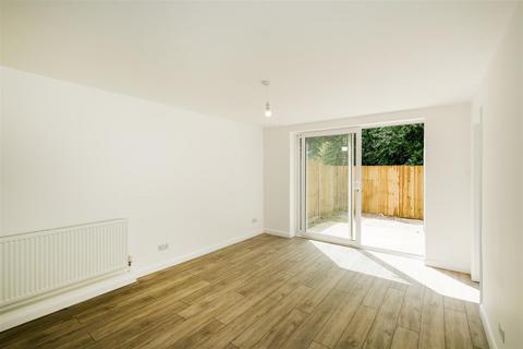 21 The Cedars, Buckhurst Hill, IG9 5TS
