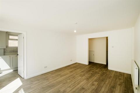 21 The Cedars, Buckhurst Hill, IG9 5TS