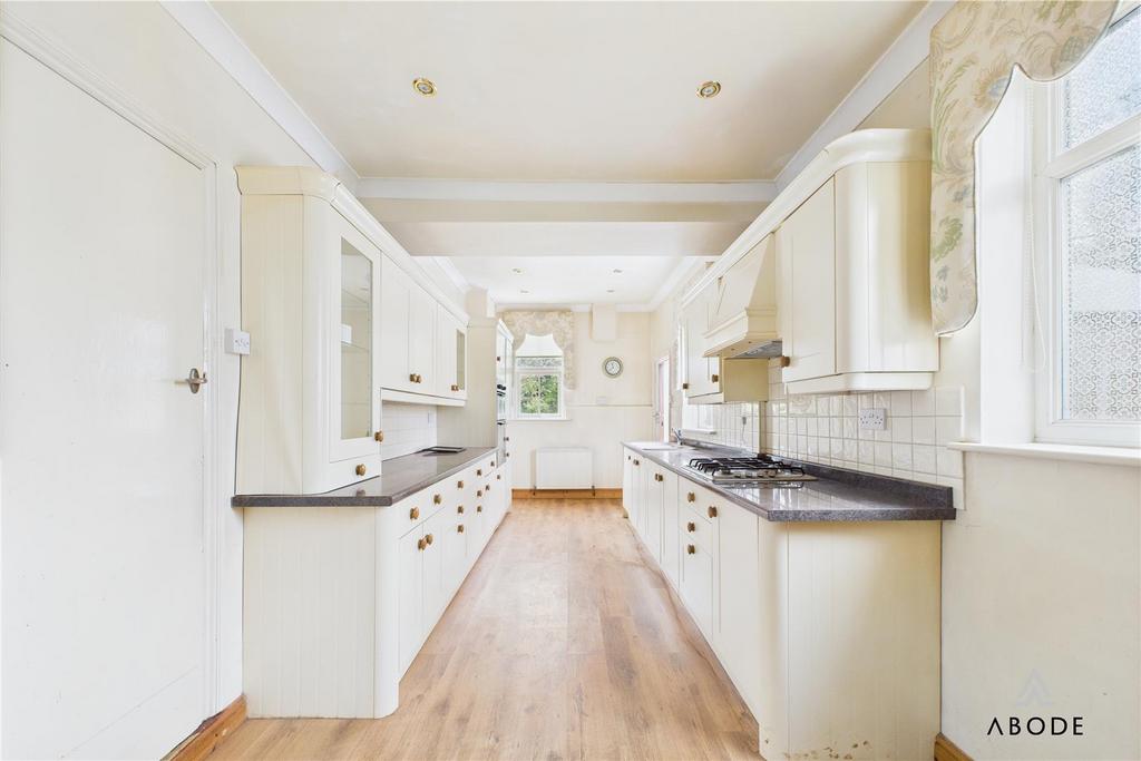 CAM02696 G0-PR0602-STILL020.jpg