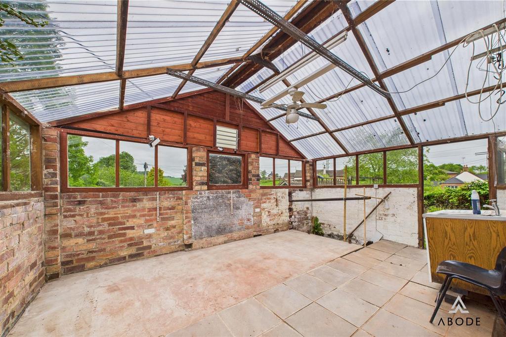 CAM02696 G0-PR0602-STILL022.jpg