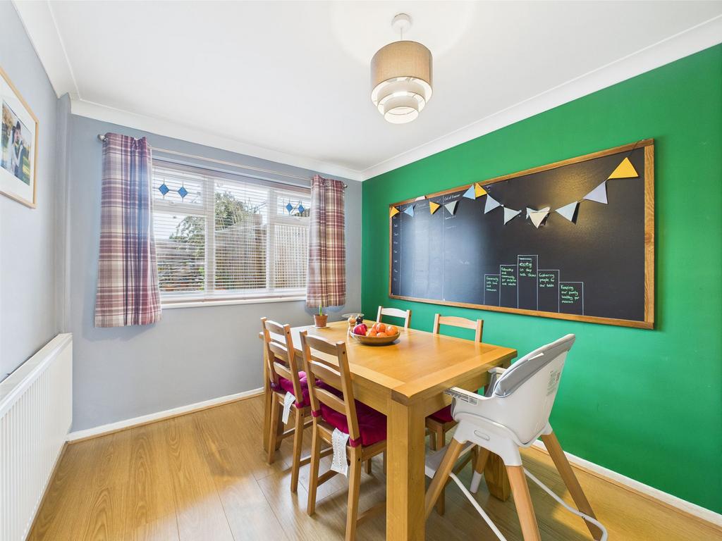 Lounge/Dining Room