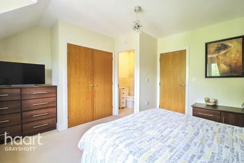 6 Elder Crescent, Lindford, Bordon, GU35 0RF