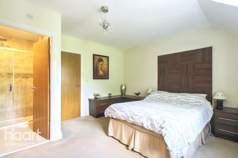 6 Elder Crescent, Lindford, Bordon, GU35 0RF
