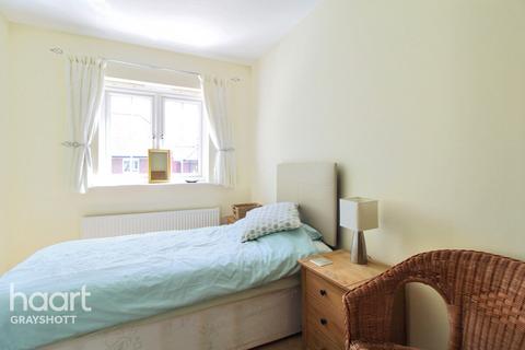 6 Elder Crescent, Lindford, Bordon, GU35 0RF