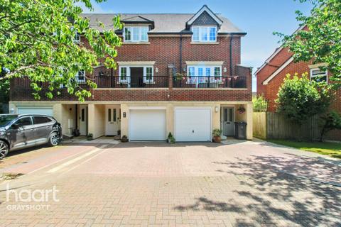 6 Elder Crescent, Lindford, Bordon, GU35 0RF