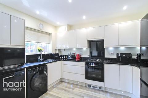 6 Elder Crescent, Lindford, Bordon, GU35 0RF