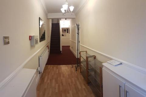 10 bedroom house to rent, Kingswood Road, Manchester M14