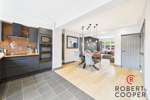 45 Bempton Drive, Ruislip, HA4 9DB