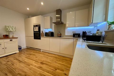 3 bedroom detached house for sale, Somerset Fields, Farnham GU10
