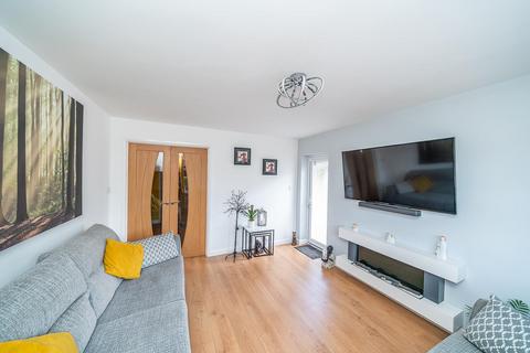 65 Coltsfoot View, Walsall, WS6 7BG