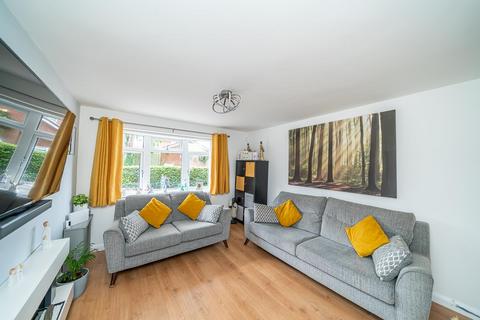 65 Coltsfoot View, Walsall, WS6 7BG