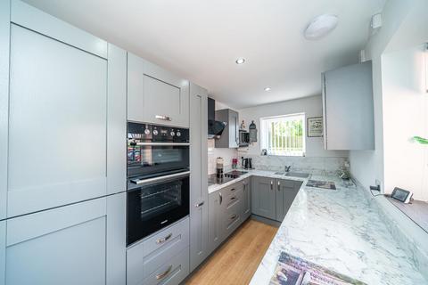 65 Coltsfoot View, Walsall, WS6 7BG