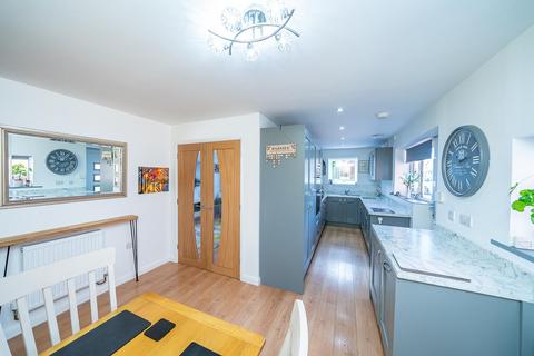 65 Coltsfoot View, Walsall, WS6 7BG
