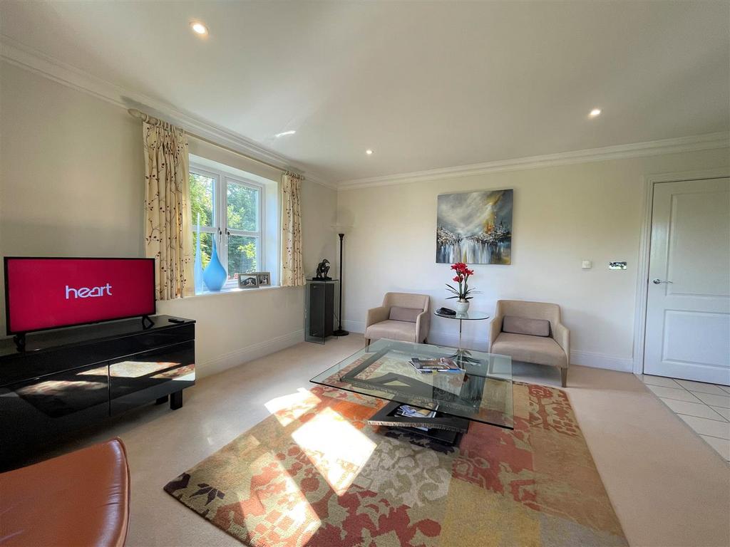 Open-Plan Kitchen/Living Room