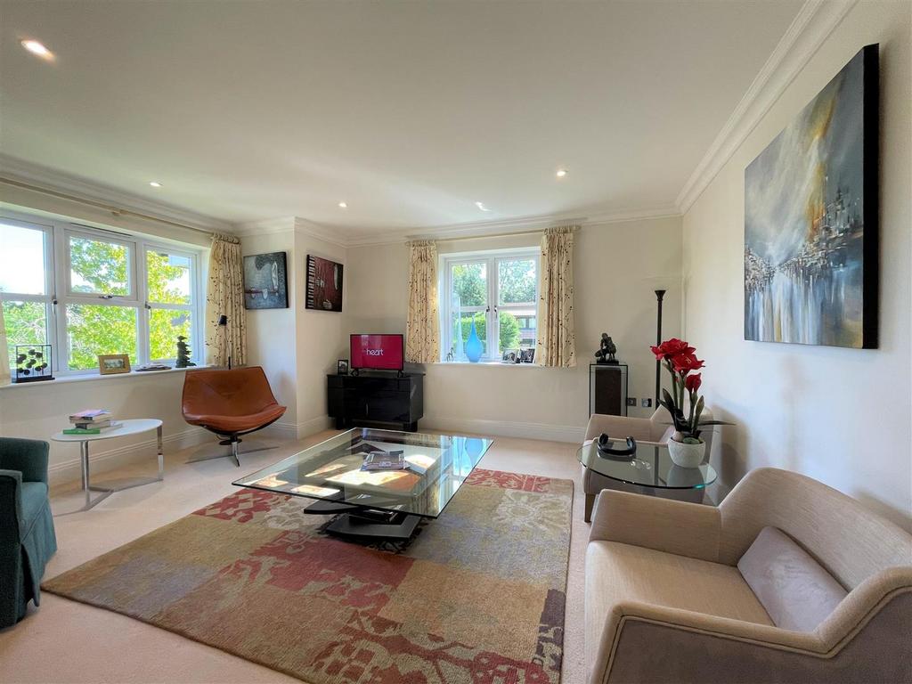 Open-Plan Kitchen/Living Room