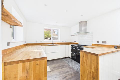 8 Emra Close, Bristol, BS5 7JT