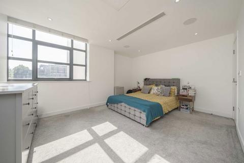 undefined, Hogarth Lane, London W4