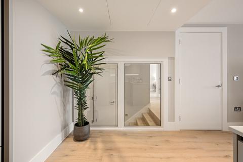2 bedroom apartment to rent, Baker Street, London, NW1