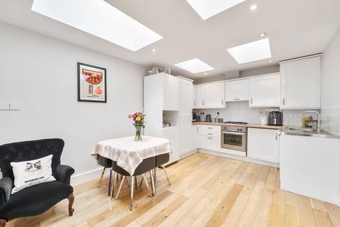 2 bedroom flat for sale, Giggs Hill Road, Thames Ditton, KT7