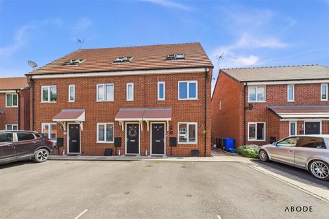 3 bedroom end of terrace house for sale, Malin Close, Burton-On-Trent DE14