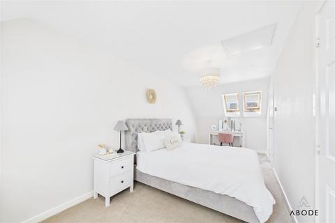 3 bedroom end of terrace house for sale, Malin Close, Burton-On-Trent DE14