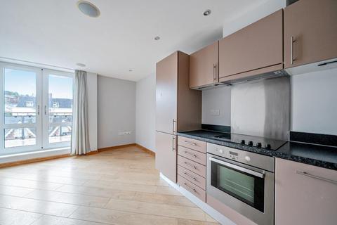 1 bedroom flat for sale, Martyr Road, Guildford