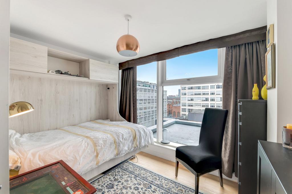 Bedroom/Office