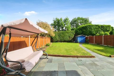 15 Alldicks Road, Hemel Hempstead, HP3 9JJ