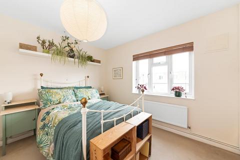39 Stuart Road, London, SE15 3BE