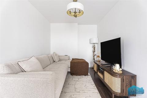 2 bedroom apartment for sale, Lankaster Gardens, London, N2