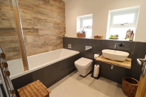 10 Monkside, Basildon, SS14 2QD