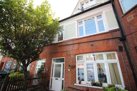 2 bedroom flat to rent, Ewell Road, Surbiton KT6