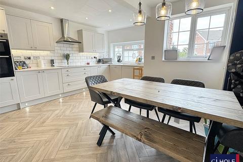 3 bedroom detached house for sale, Tribune Place, Abbeymead, GL4