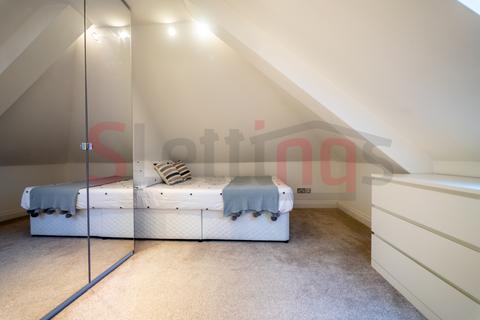 2 bedroom flat for sale, Edgware, HA8 8HR