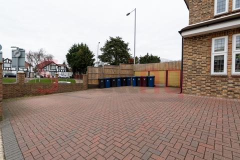 2 bedroom flat for sale, Edgware, HA8 8HR