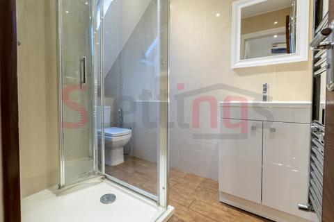 2 bedroom flat for sale, Edgware, HA8 8HR